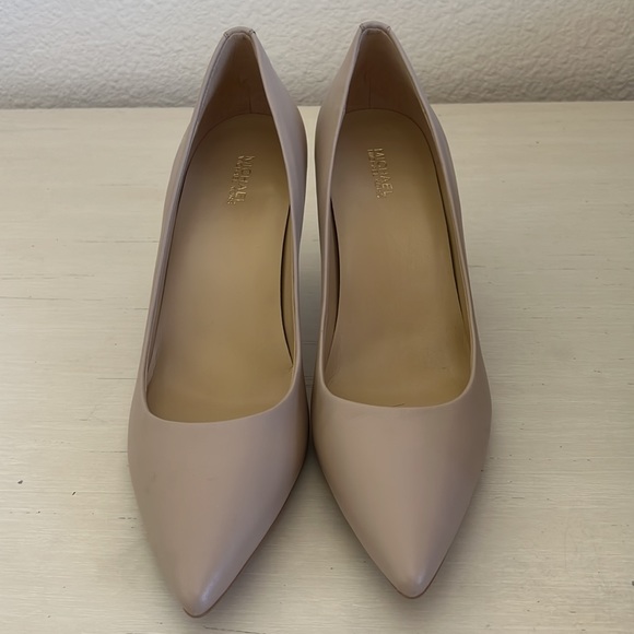 Michael Kors tan leather pump - Picture 2 of 6